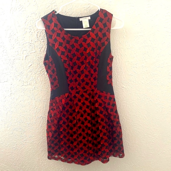 Esley Textured Red and Black Leaf Mini Dress Mid-Thigh - Picture 4 of 4